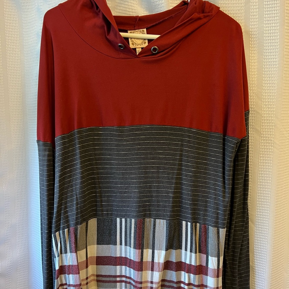 4/$25 Women’s long sleeve tunic shirt